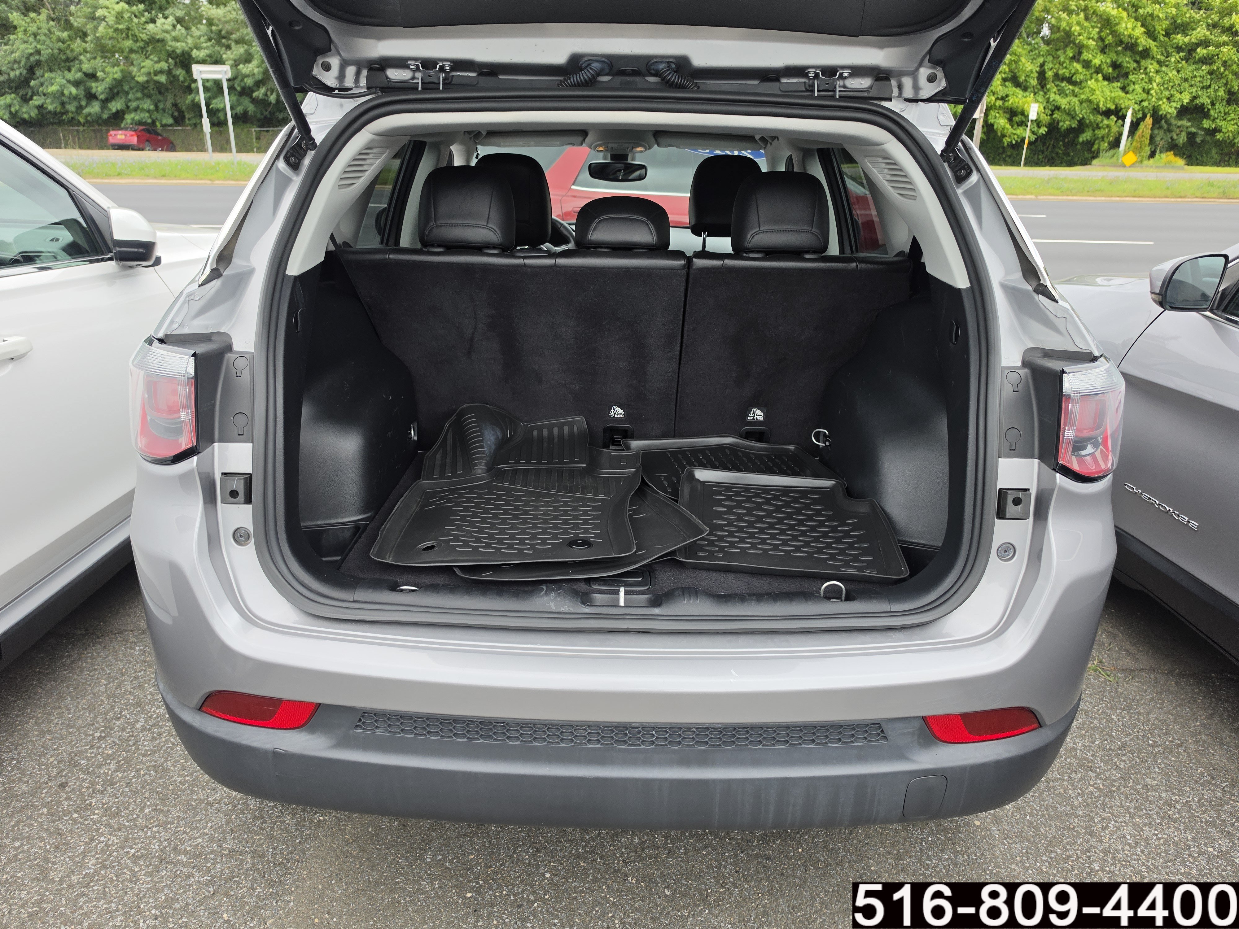 Used 2018 Jeep Compass Latitude AWD/4WD image 21