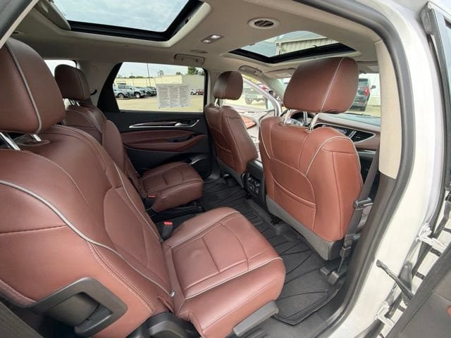 Used 2019 Buick Enclave Avenir w/ Avenir Technology Package AWD/4WD image 27