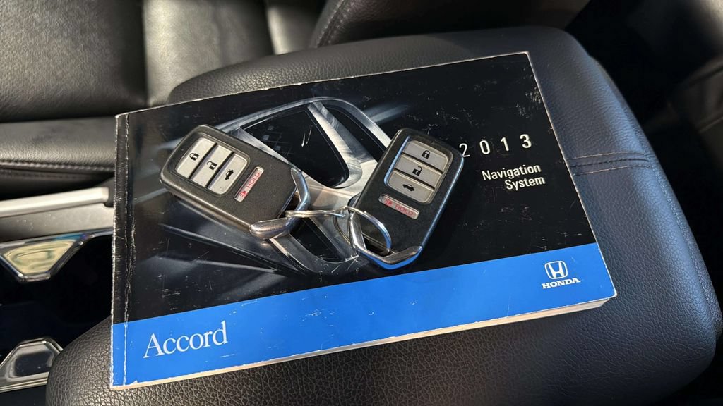 Used 2013 Honda Accord Touring image 30