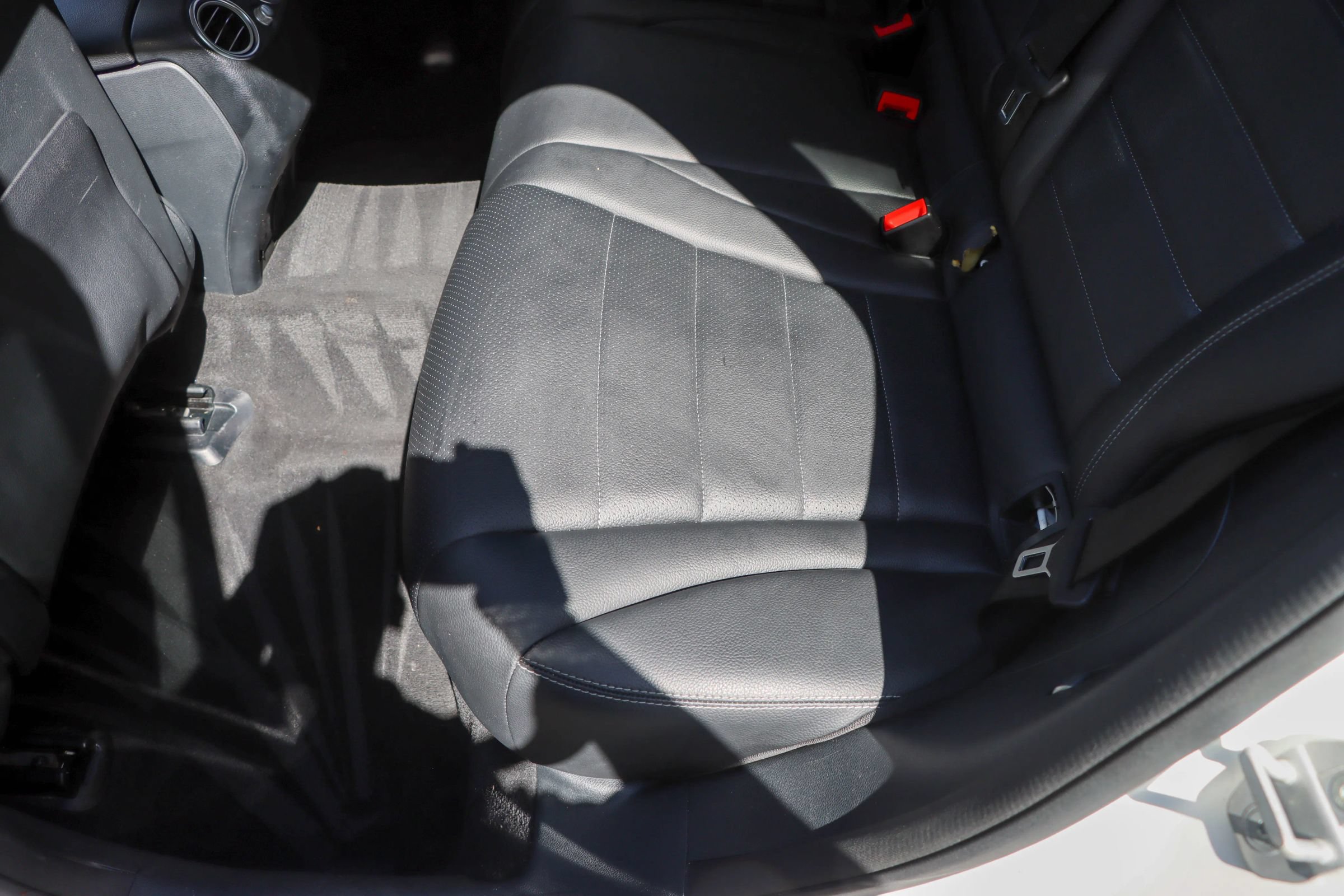 Used 2016 Mercedes-Benz GLC 300 w/ Premium Package image 17