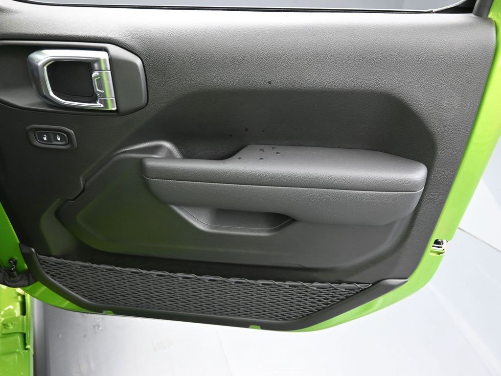 New 2025 Jeep Gladiator Willys image 16