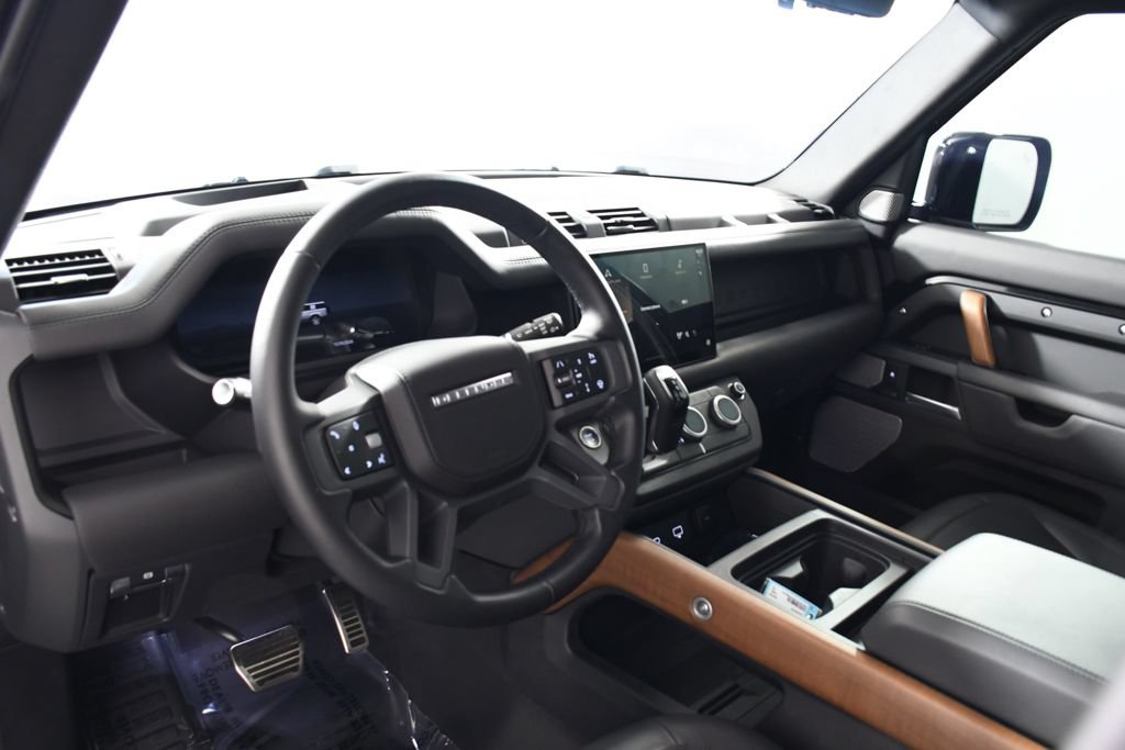 Used 2024 Land Rover Defender 130 X AWD/4WD image 12
