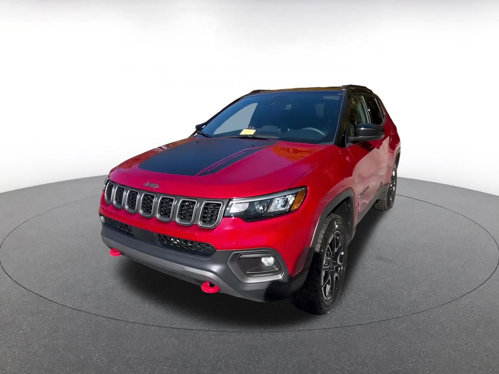 Used 2025 Jeep Compass Trailhawk image 4