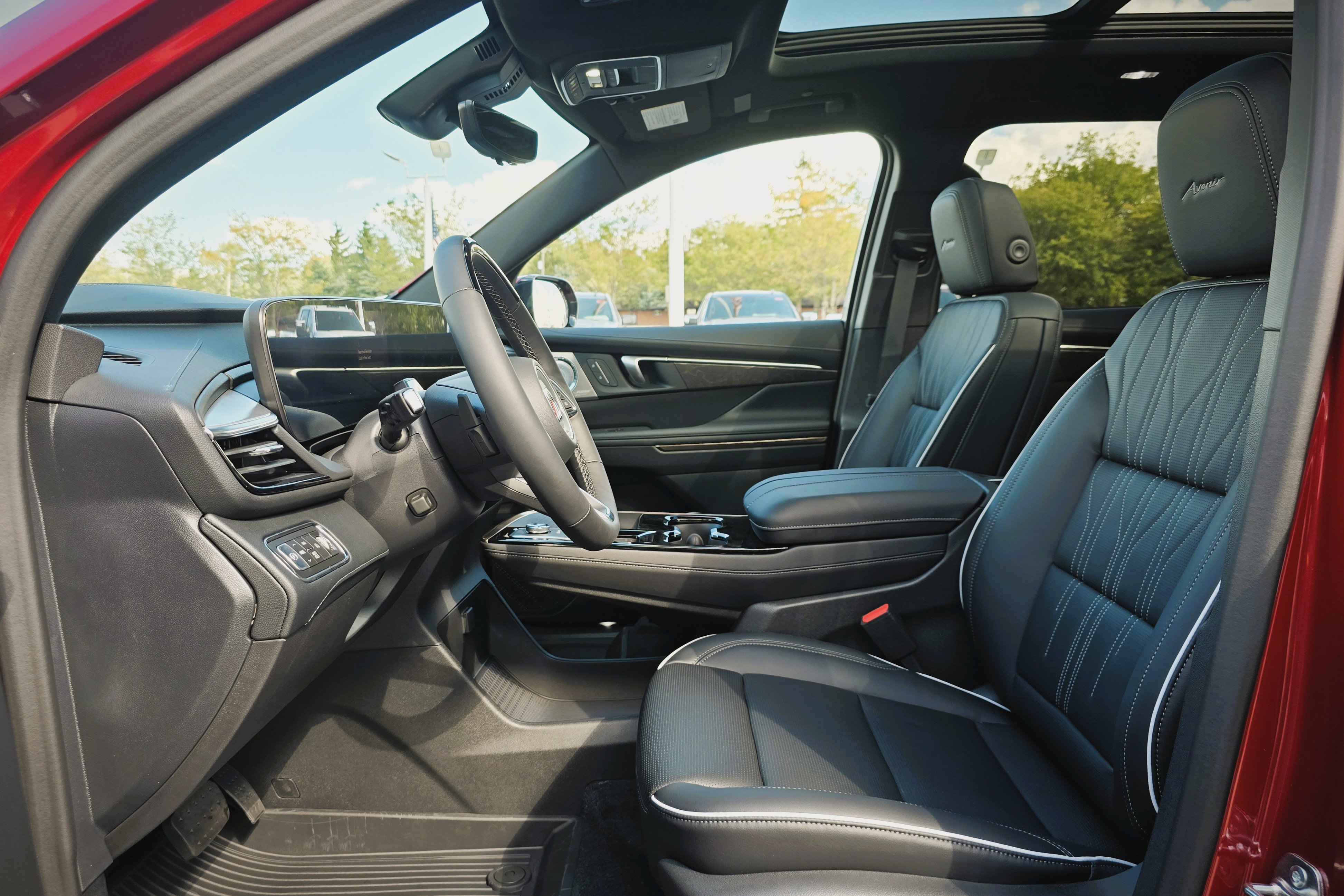 New 2026 Buick Enclave Avenir image 9