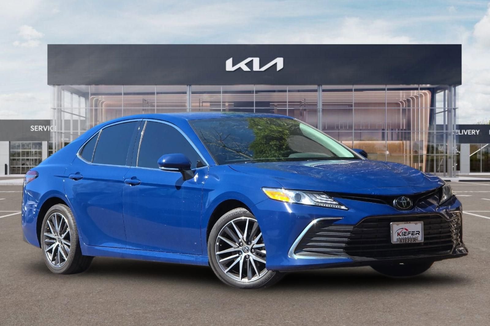 Used 2023 Toyota Camry XLE w/ Cold Weather Package AWD/4WD image 2