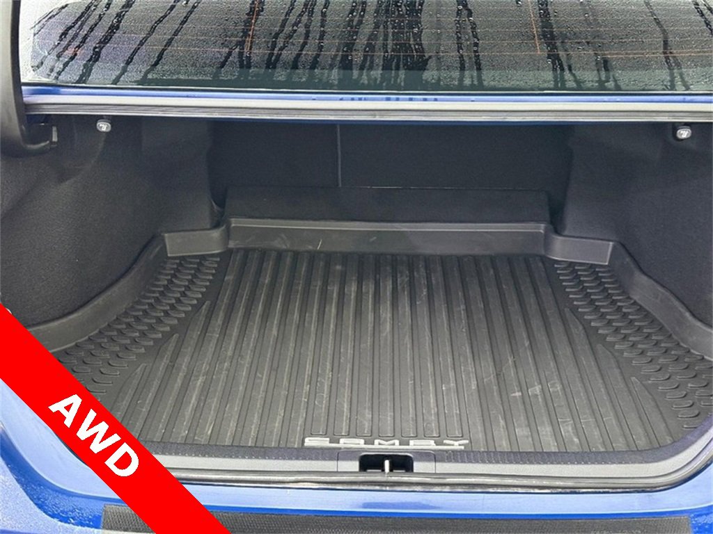 Used 2023 Toyota Camry SE image 9