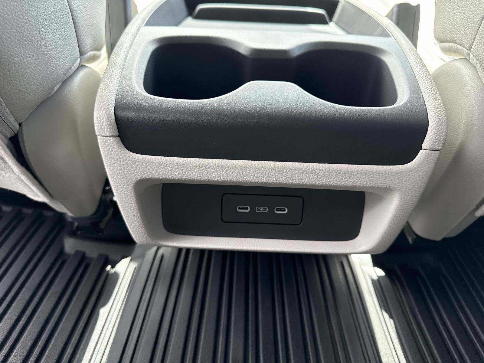 New 2026 Honda Odyssey Touring image 19