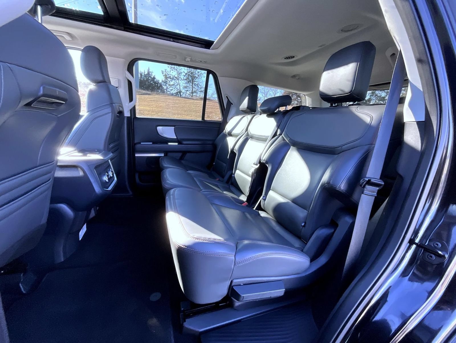 Used 2025 Ford Expedition Active AWD/4WD image 22