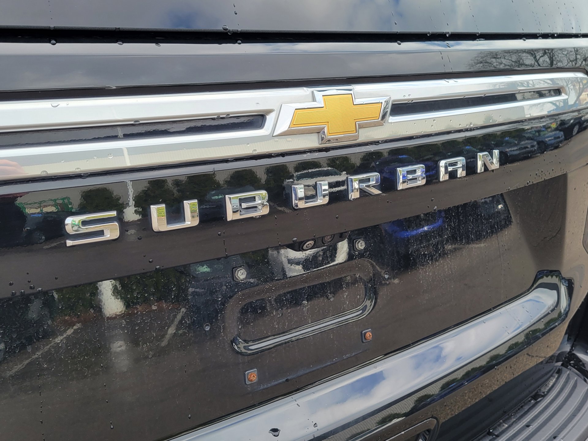 Used 2023 Chevrolet Suburban High Country image 7