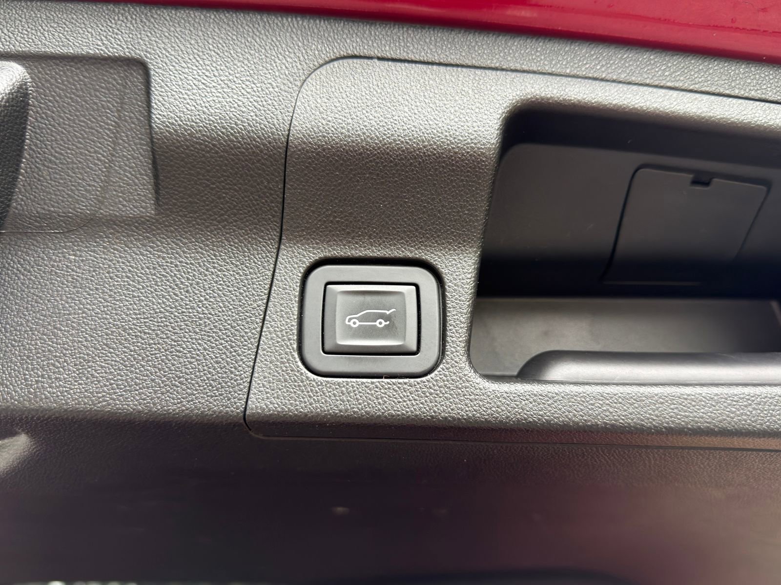 Used 2019 GMC Acadia Denali w/ Technology Package FWD image 17