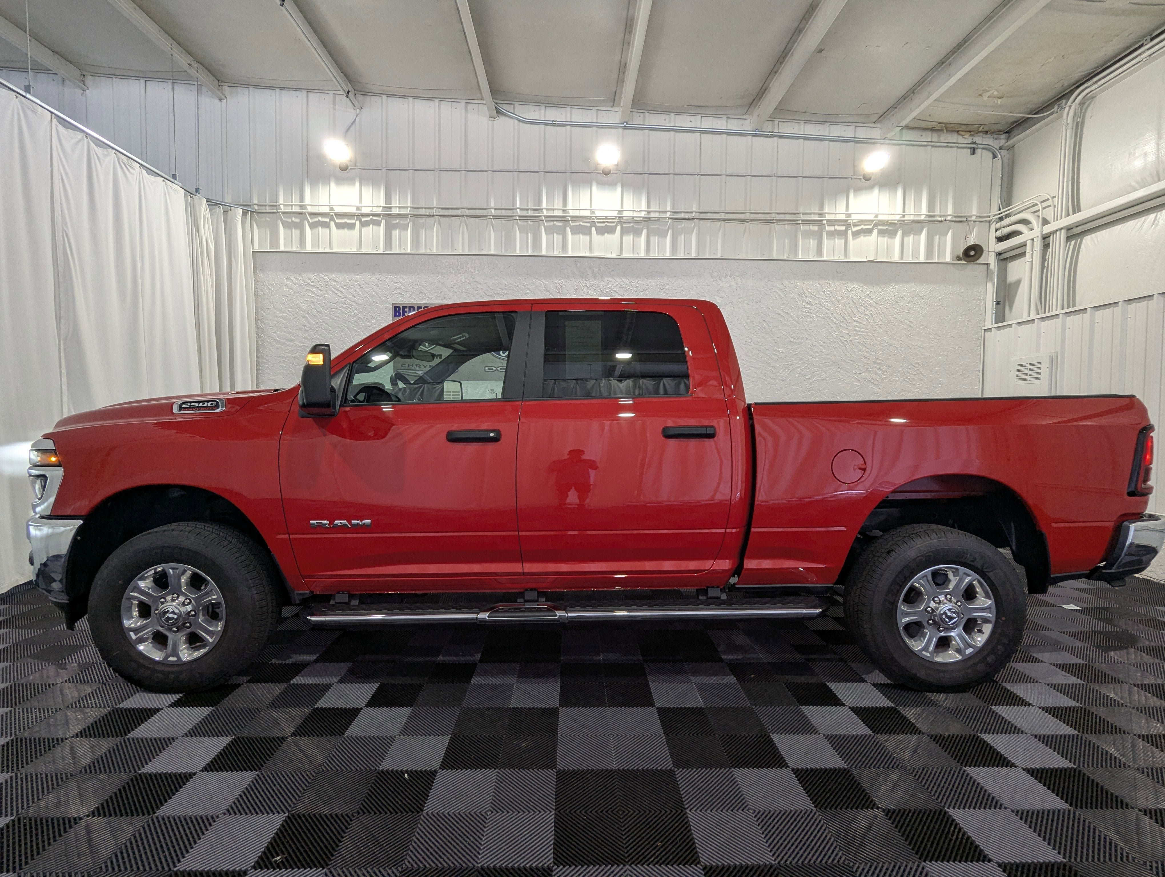 Used 2026 RAM 2500 Big Horn AWD/4WD image 2