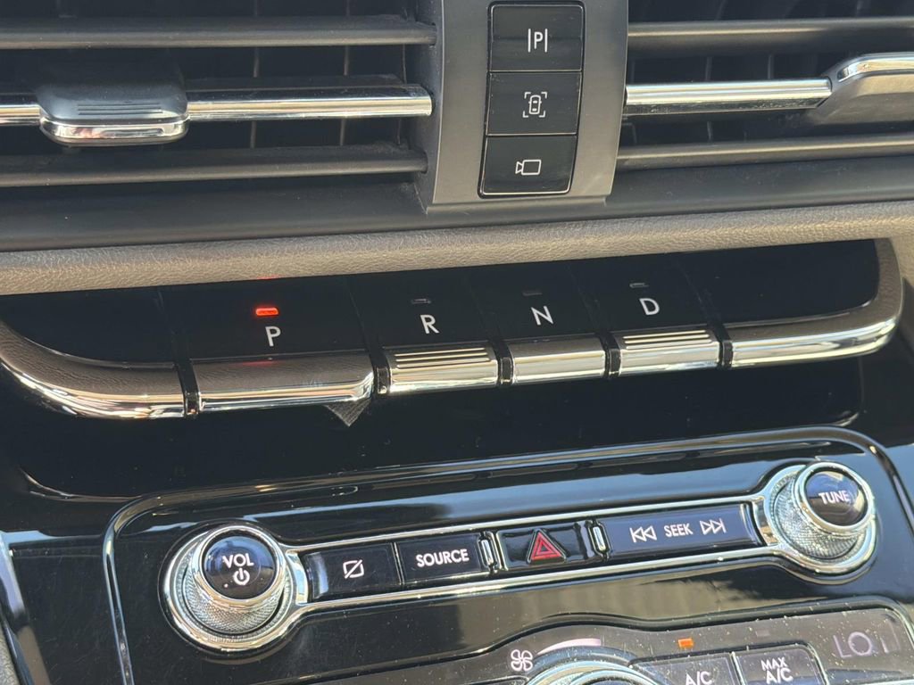 Used 2020 Lincoln Corsair Reserve image 11