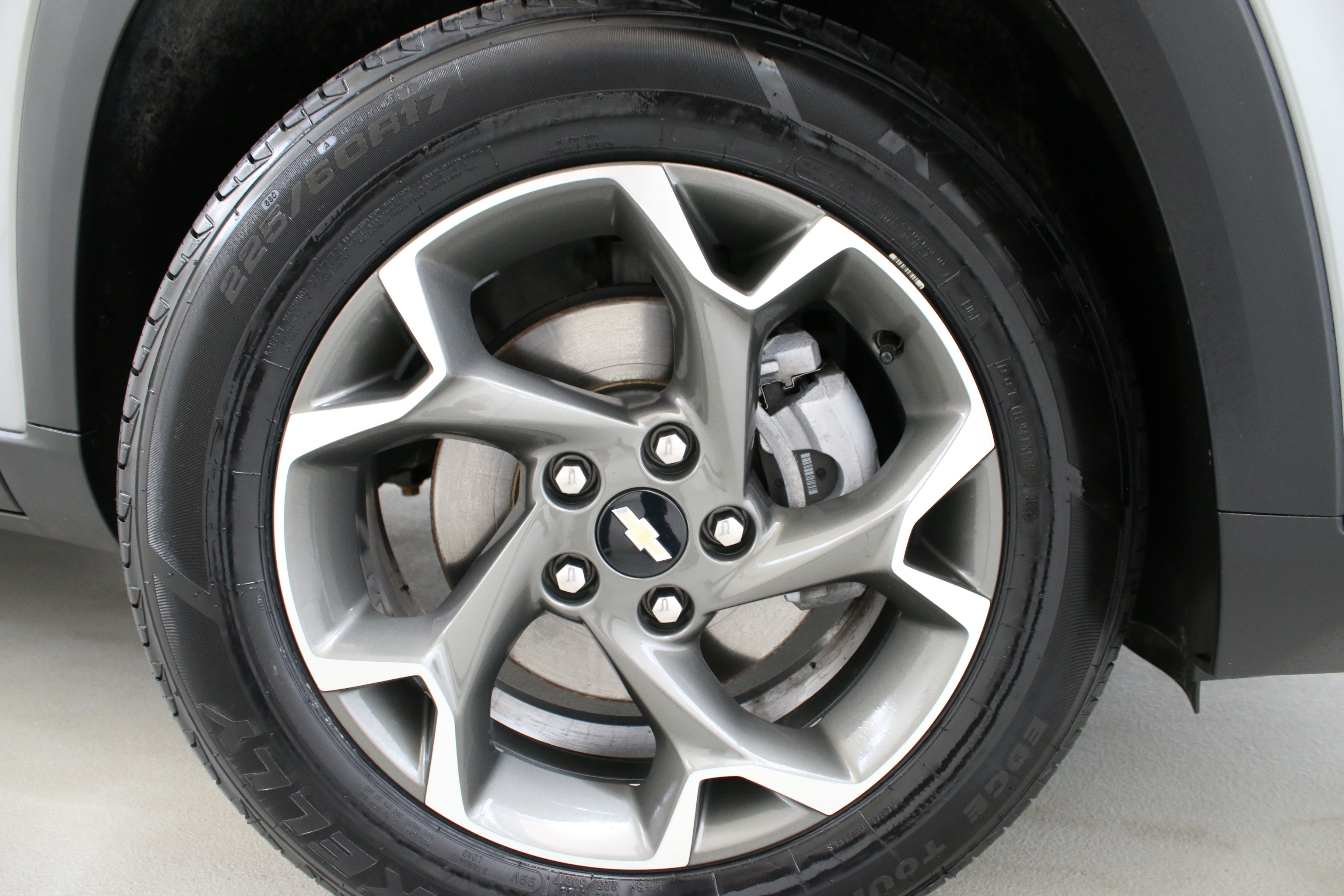 Used 2024 Chevrolet Trax LT w/ Driver Confidence Package FWD image 32