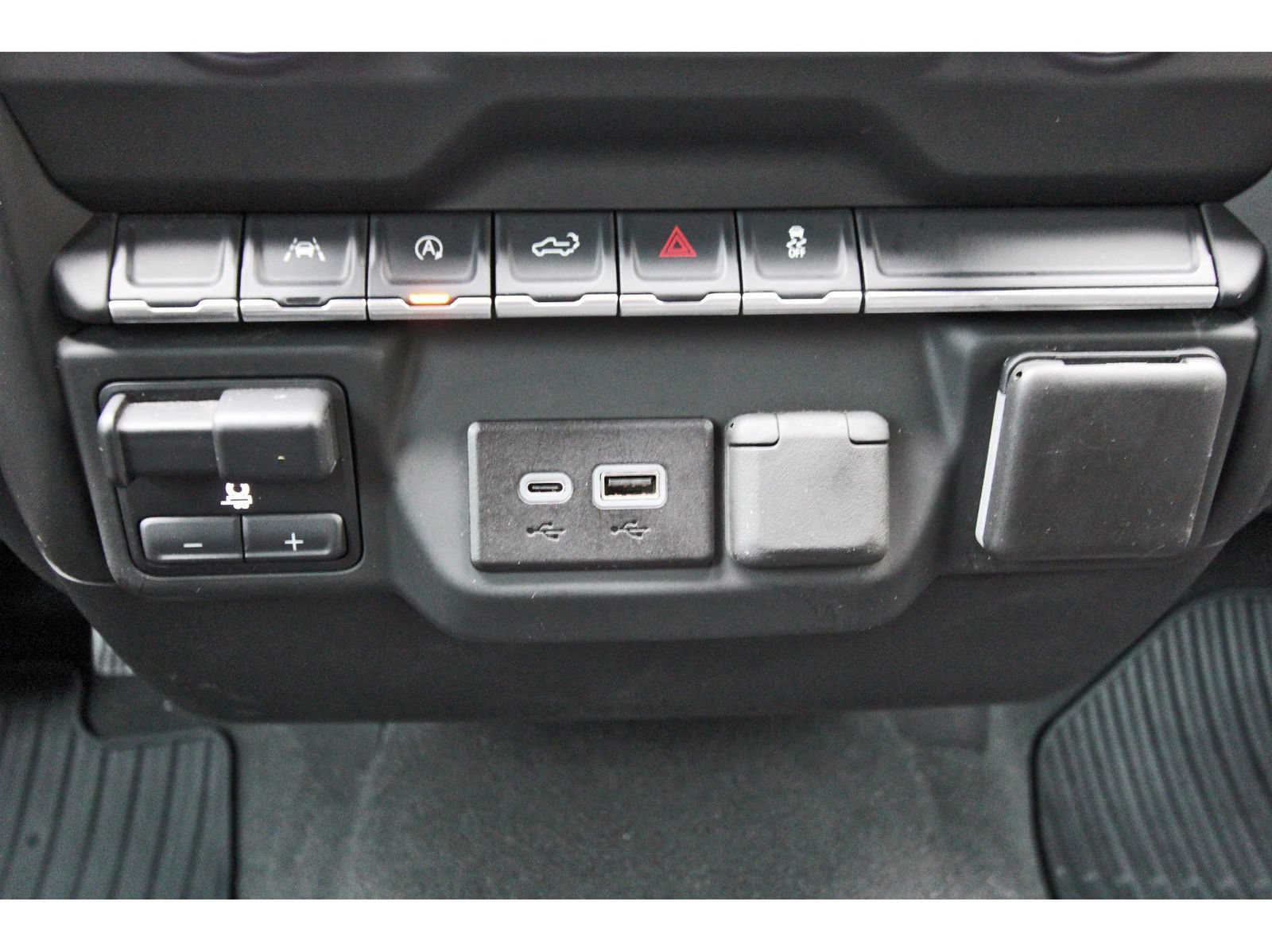 Used 2024 Chevrolet Silverado 1500 Custom AWD/4WD image 28