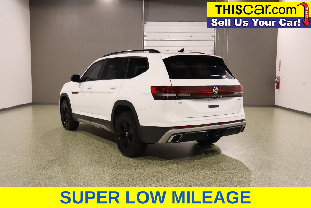 Used 2025 Volkswagen Atlas Peak Edition SE AWD/4WD image 6