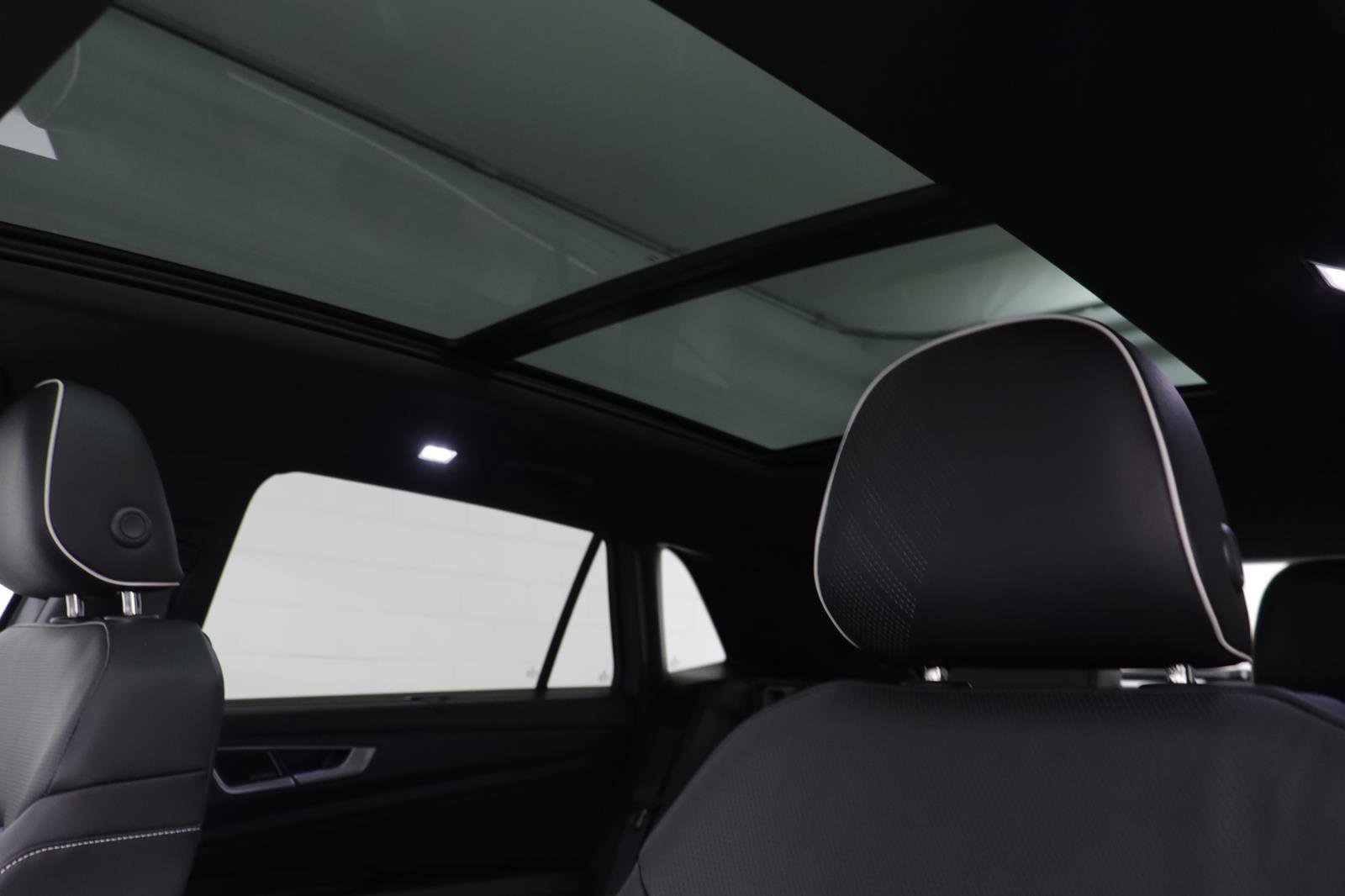 New 2026 Volkswagen Atlas Cross Sport SEL Premium R-Line image 13