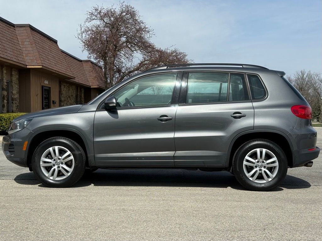 Used 2017 Volkswagen Tiguan S FWD image 2