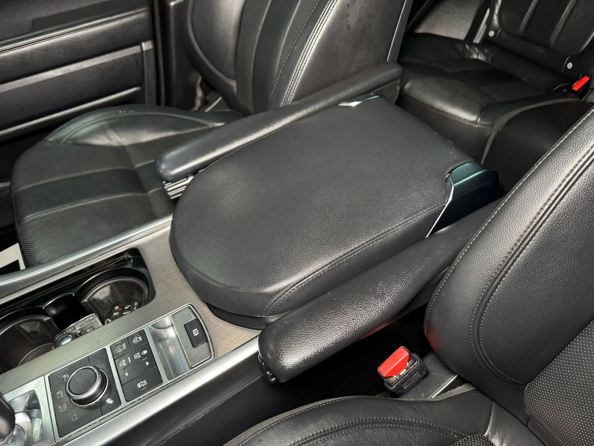 Used 2016 Land Rover Range Rover Sport SE image 43