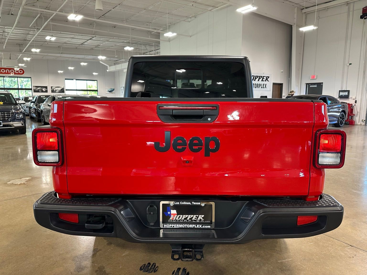 Used 2021 Jeep Gladiator Willys image 6