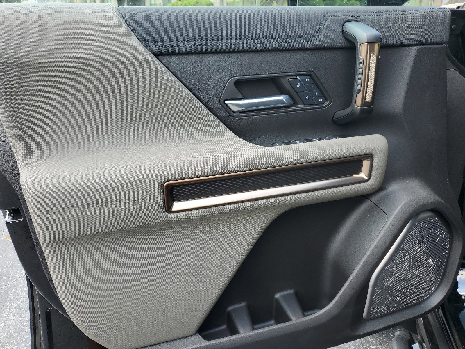 New 2025 GMC Hummer EV 2X w/ Extreme Off-Road Package image 17