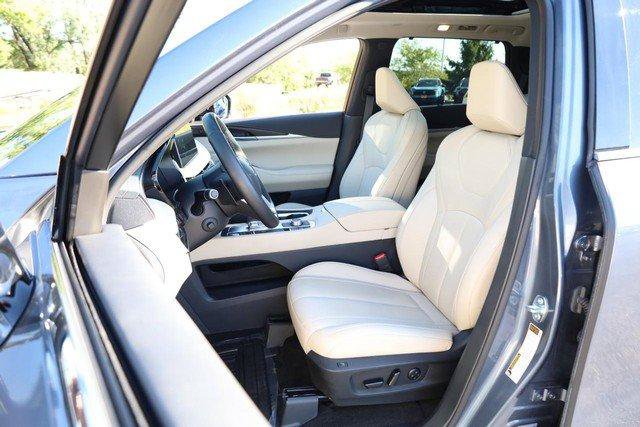 Used 2025 INFINITI QX60 Sensory AWD/4WD image 8
