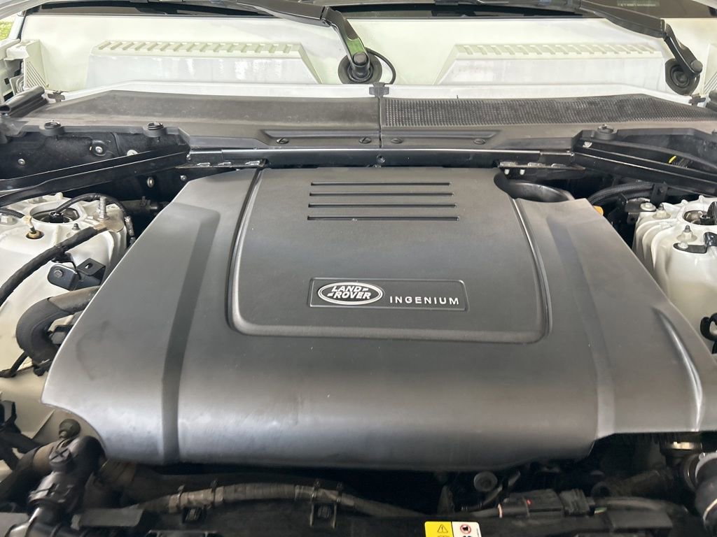 Used 2024 Land Rover Defender 110 S image 13