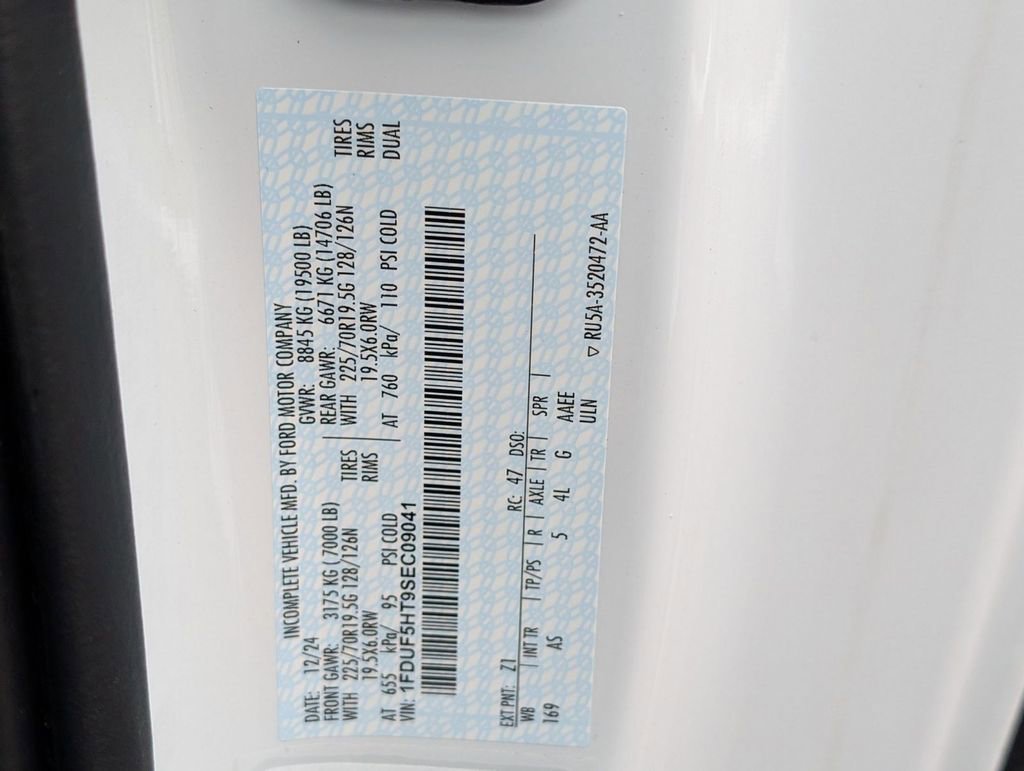 New 2025 Ford F550 4x4 Regular Cab Super Duty image 32