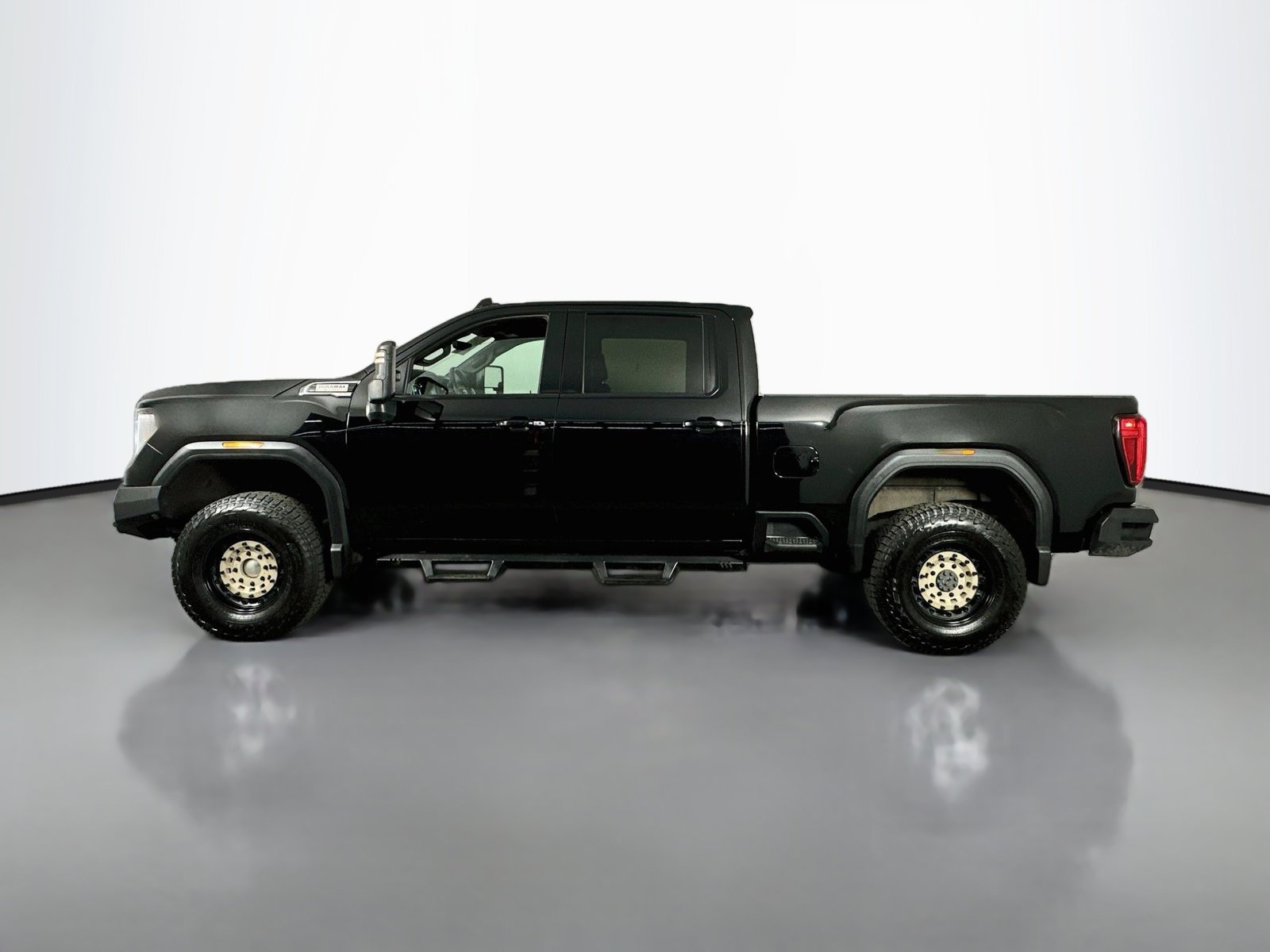 Used 2020 GMC Sierra 3500 AT4 w/ AT4 Premium Package AWD/4WD image 5