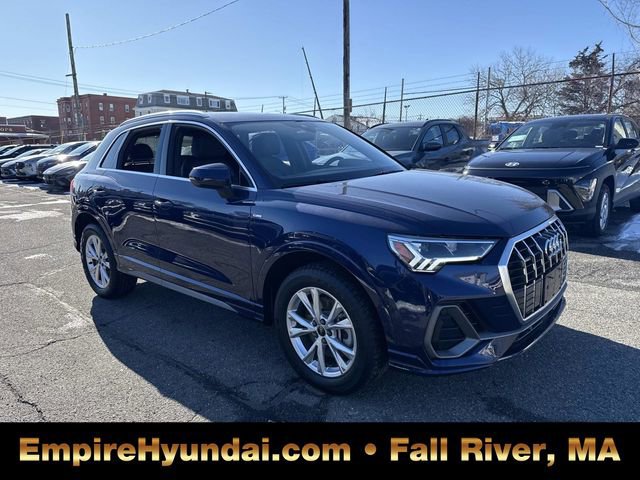 Used 2025 Audi Q3 2.0T Premium image 2