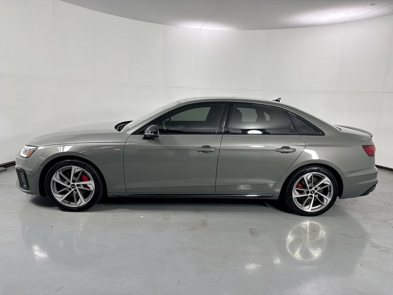 Used 2023 Audi A4 2.0T Premium Plus AWD/4WD image 2