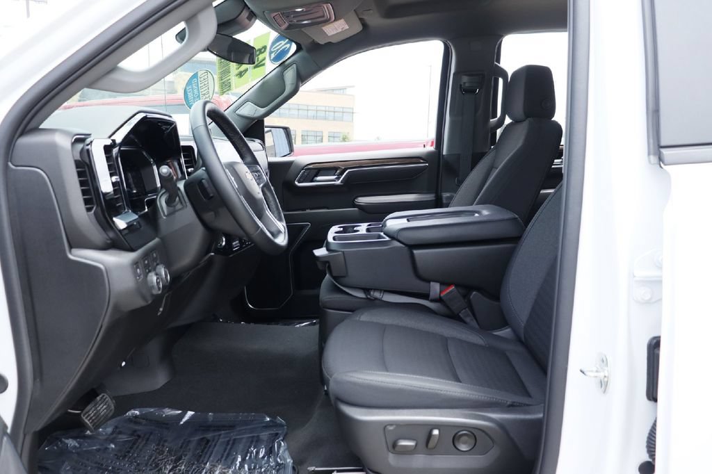 Used 2026 Chevrolet Silverado 1500 LT AWD/4WD image 4