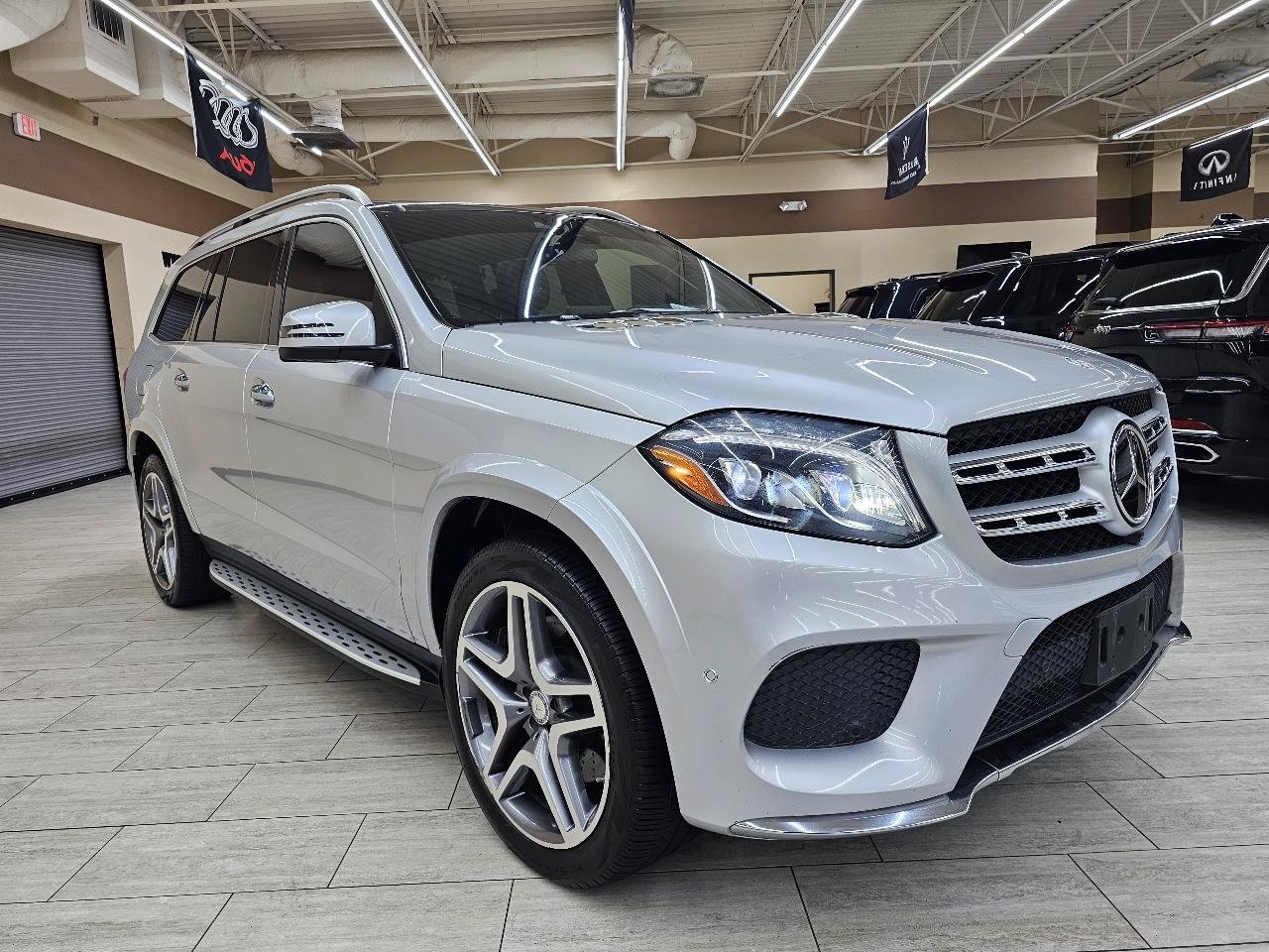Used 2017 Mercedes-Benz GLS 550 4MATIC image 4