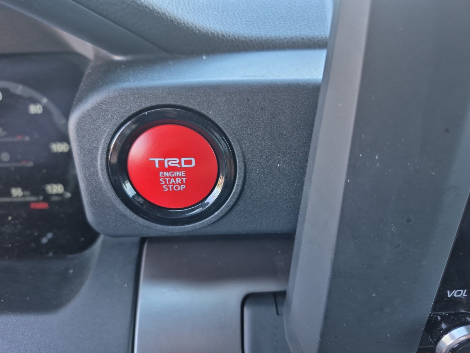 Used 2024 Toyota Tacoma TRD Sport AWD/4WD image 32