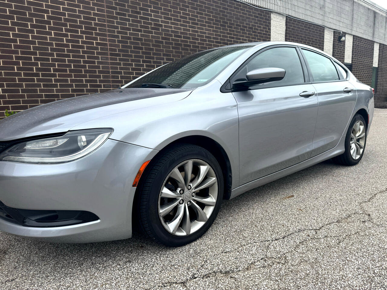 Used 2015 Chrysler 200 S image 28