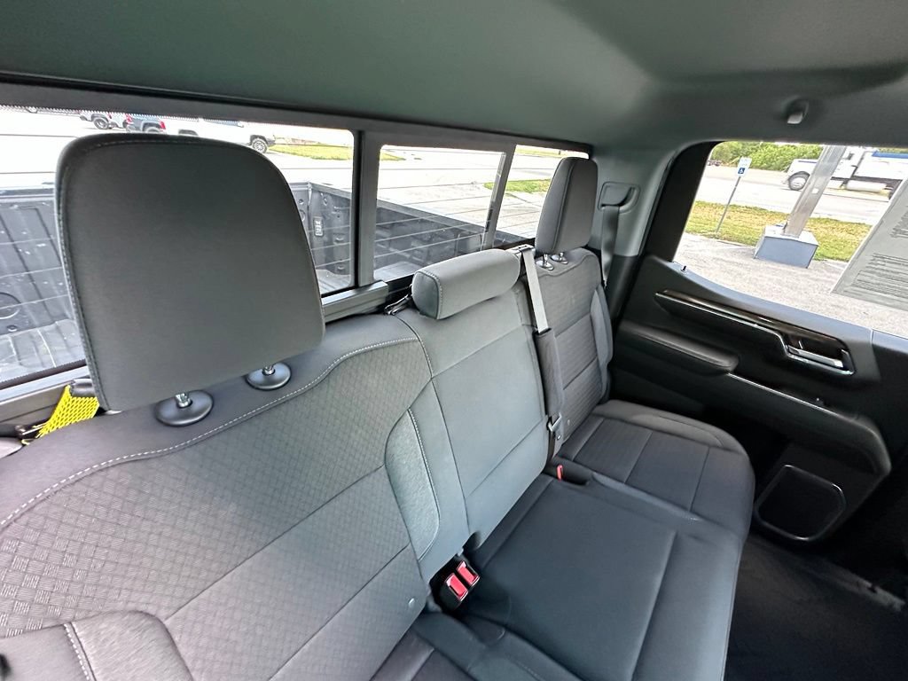 Used 2023 Chevrolet Silverado 1500 LT AWD/4WD image 34