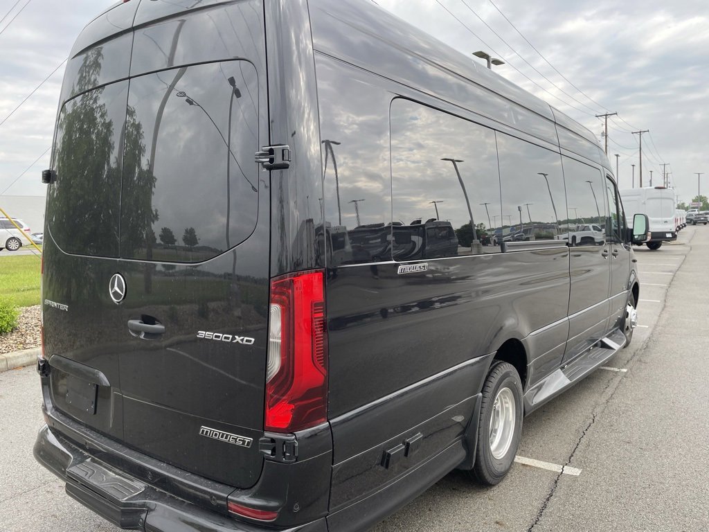 Used 2024 Mercedes-Benz Sprinter 3500 image 7