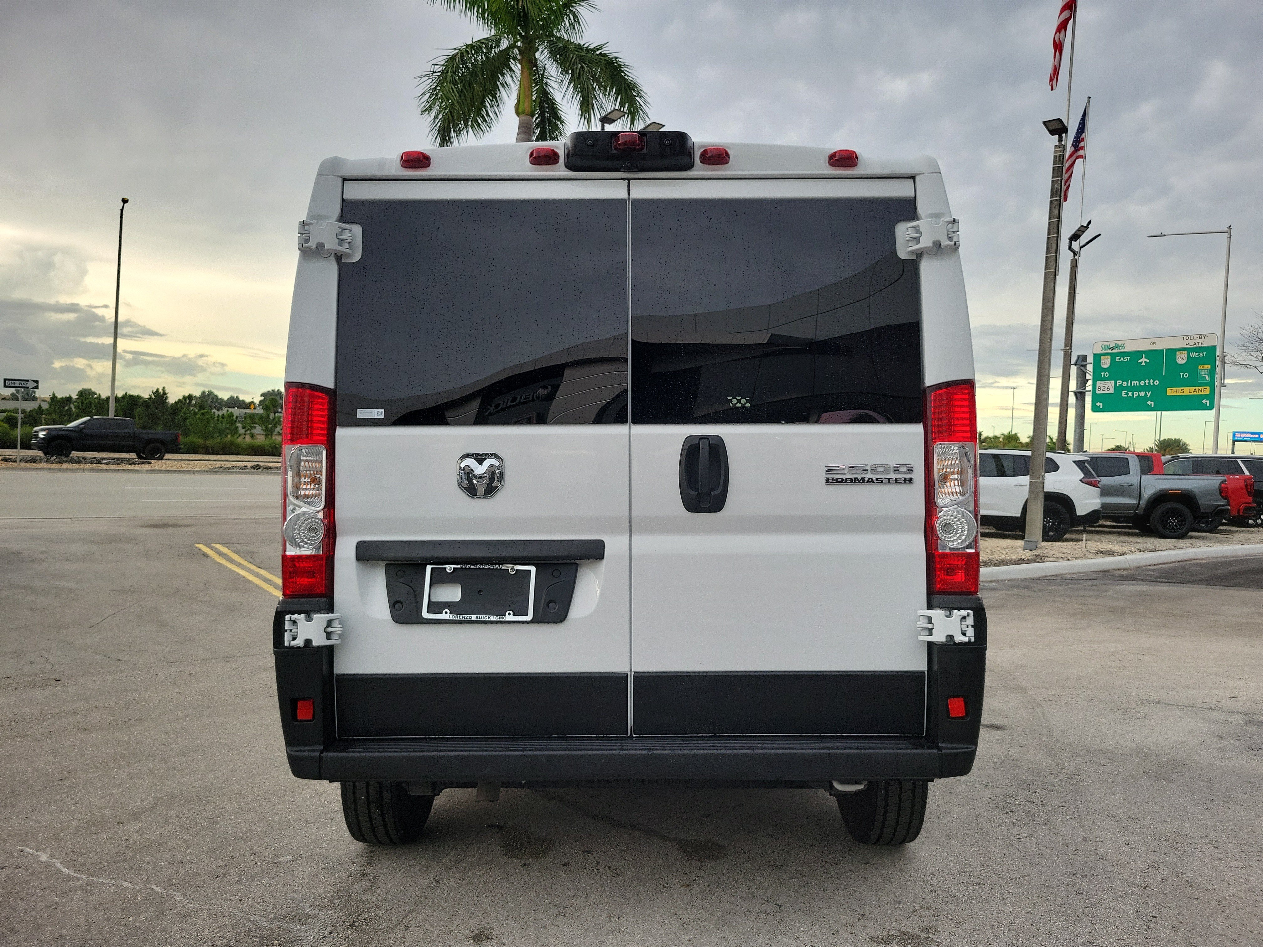 Used 2025 RAM ProMaster 2500 w/ U-Haul Equipment Group FWD image 6