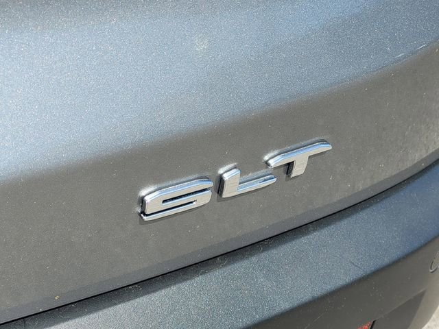 Used 2023 GMC Acadia SLT w/ Preferred Package image 8