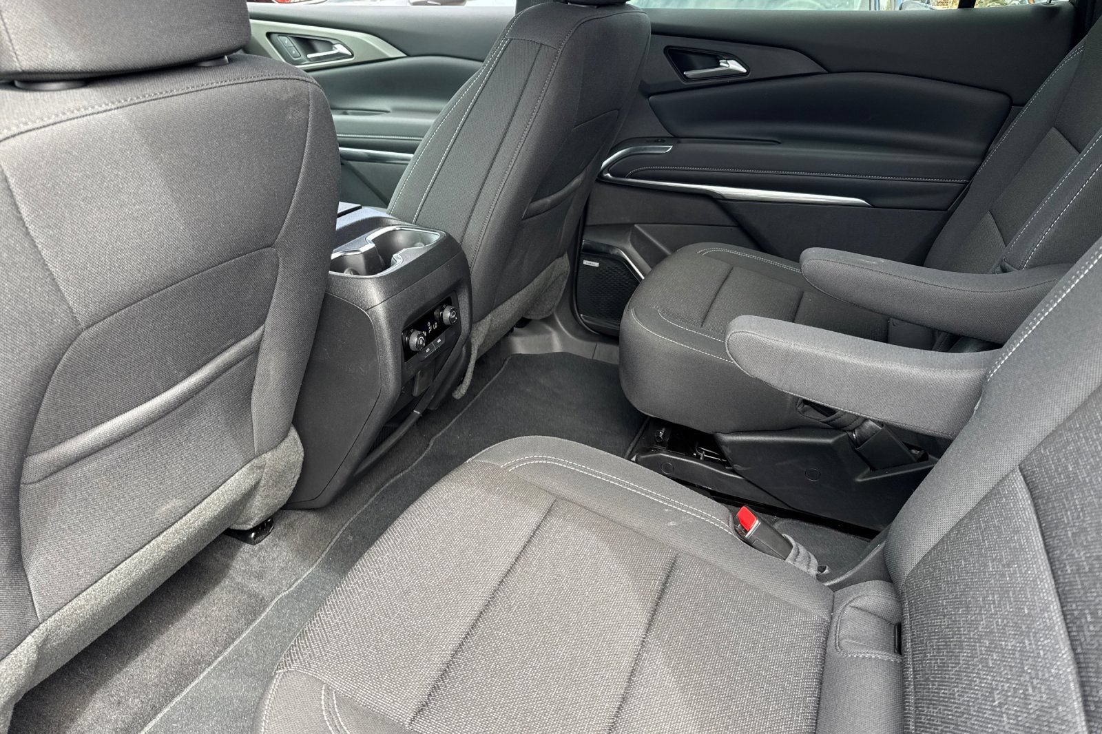 Used 2026 Chevrolet Traverse LT w/ Enhanced Driving Package AWD/4WD image 15