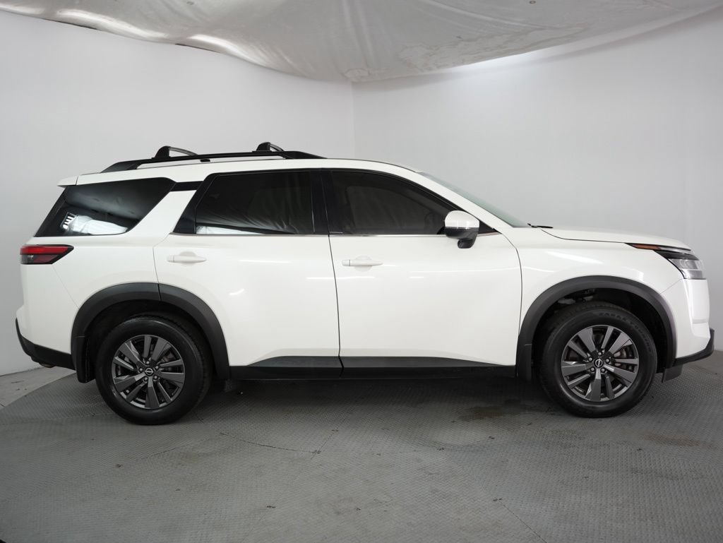 Used 2022 Nissan Pathfinder SV w/ SV Premium Package AWD/4WD image 5