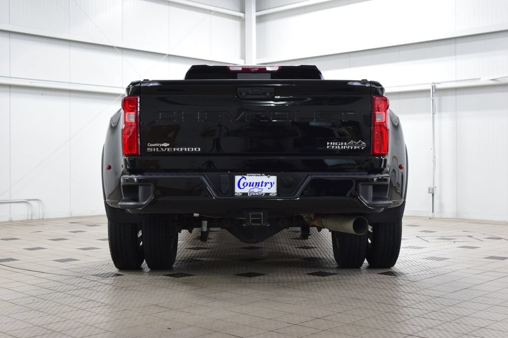 Used 2024 Chevrolet Silverado 3500 High Country w/ High Country Premium Package AWD/4WD image 7
