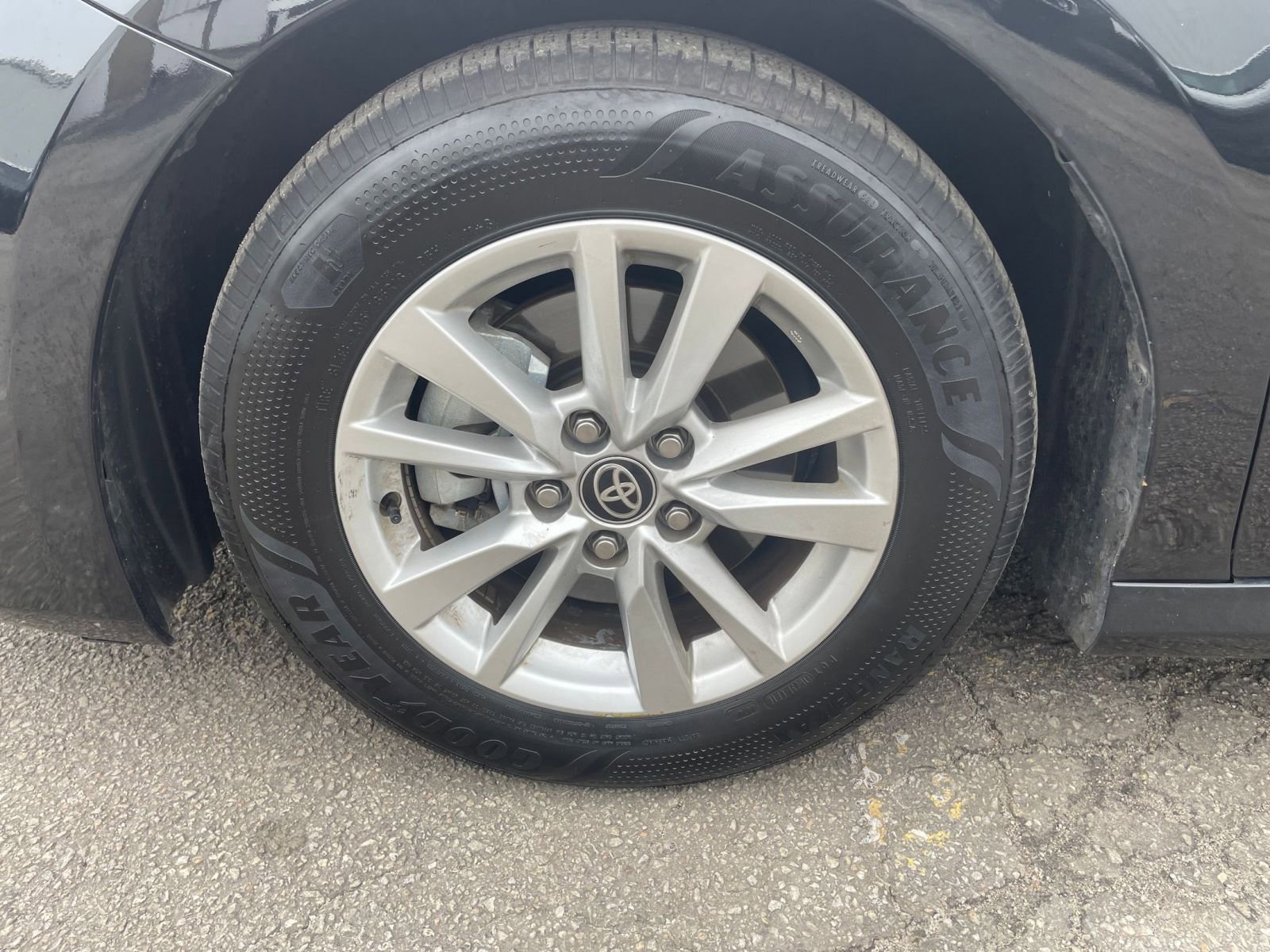 Used 2025 Toyota Camry LE image 29