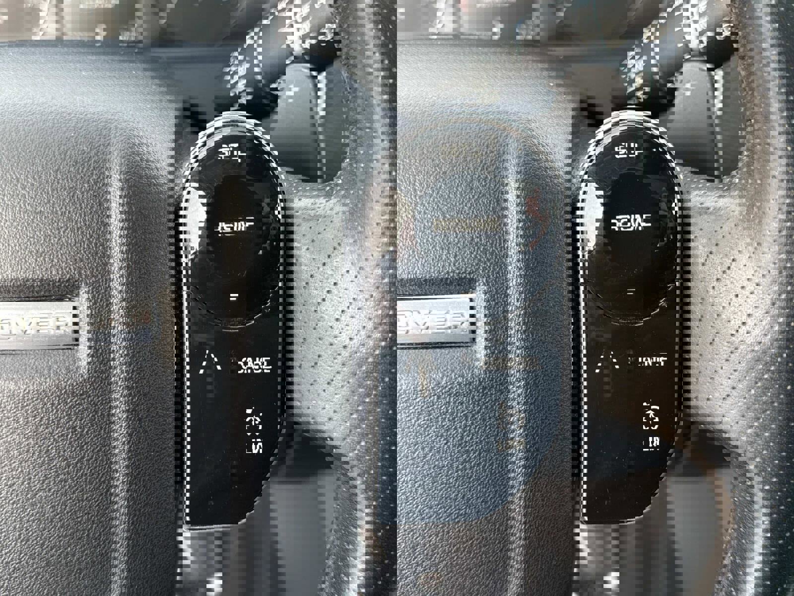 Used 2020 Land Rover Range Rover Velar S image 29