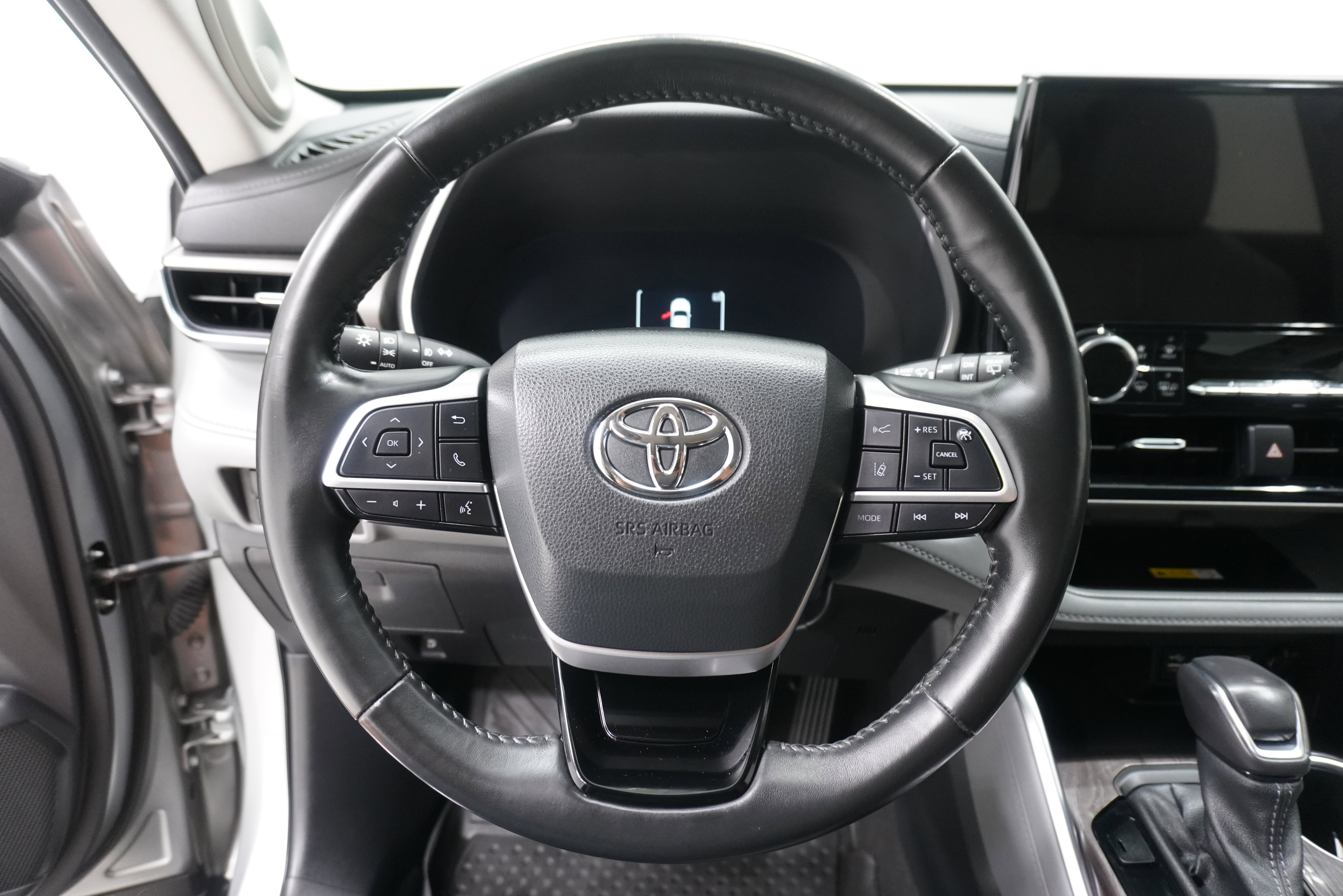 Used 2023 Toyota Highlander Limited FWD image 20