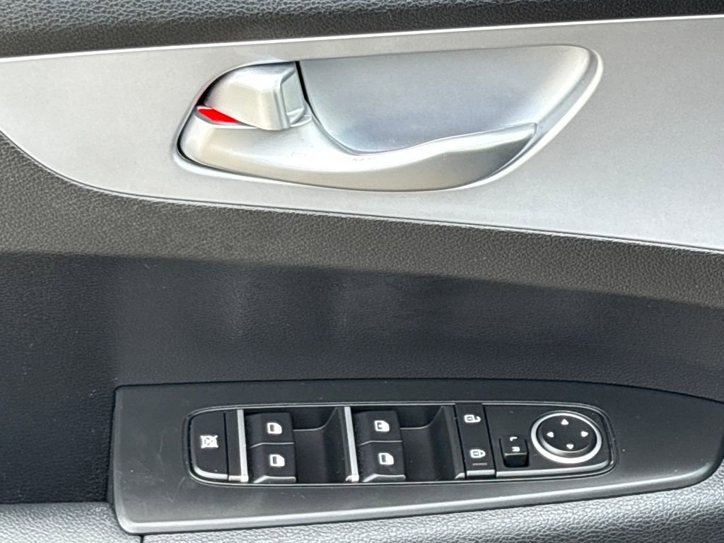 Used 2024 Kia Forte LXS image 16