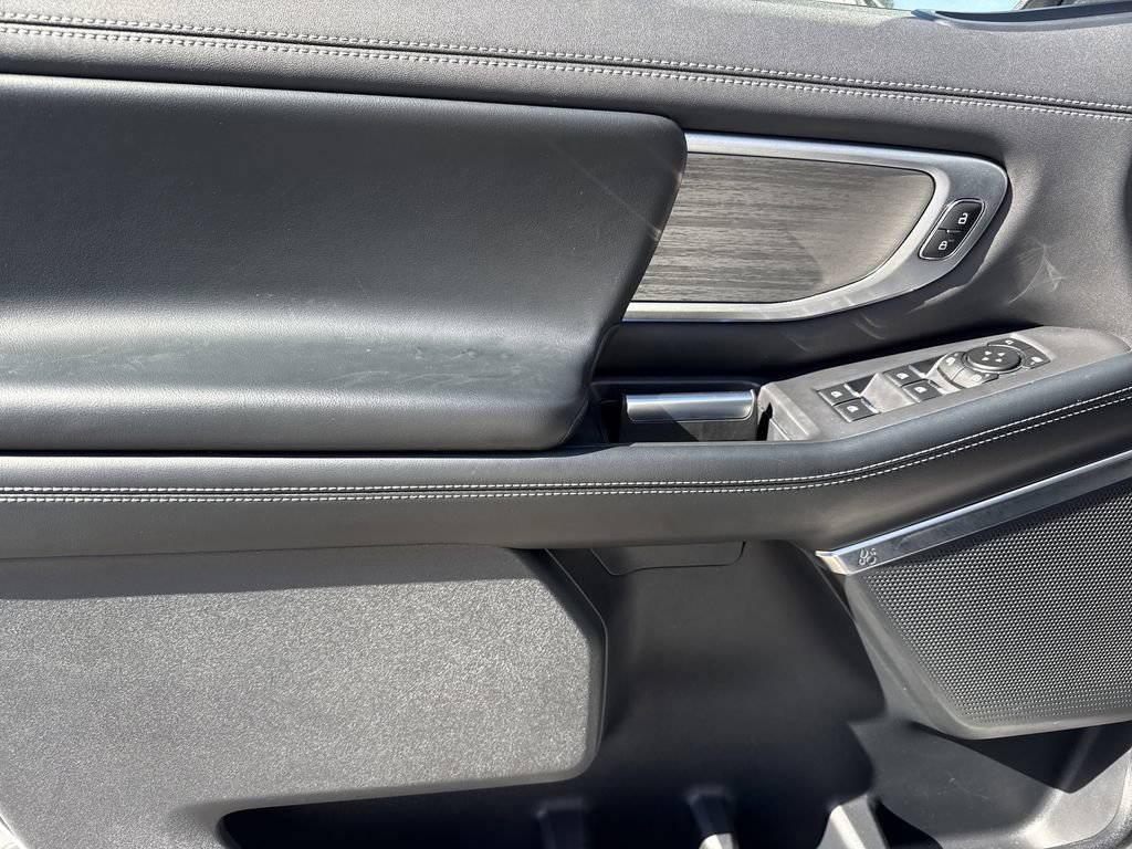 Used 2025 Ford Expedition Max Platinum image 12