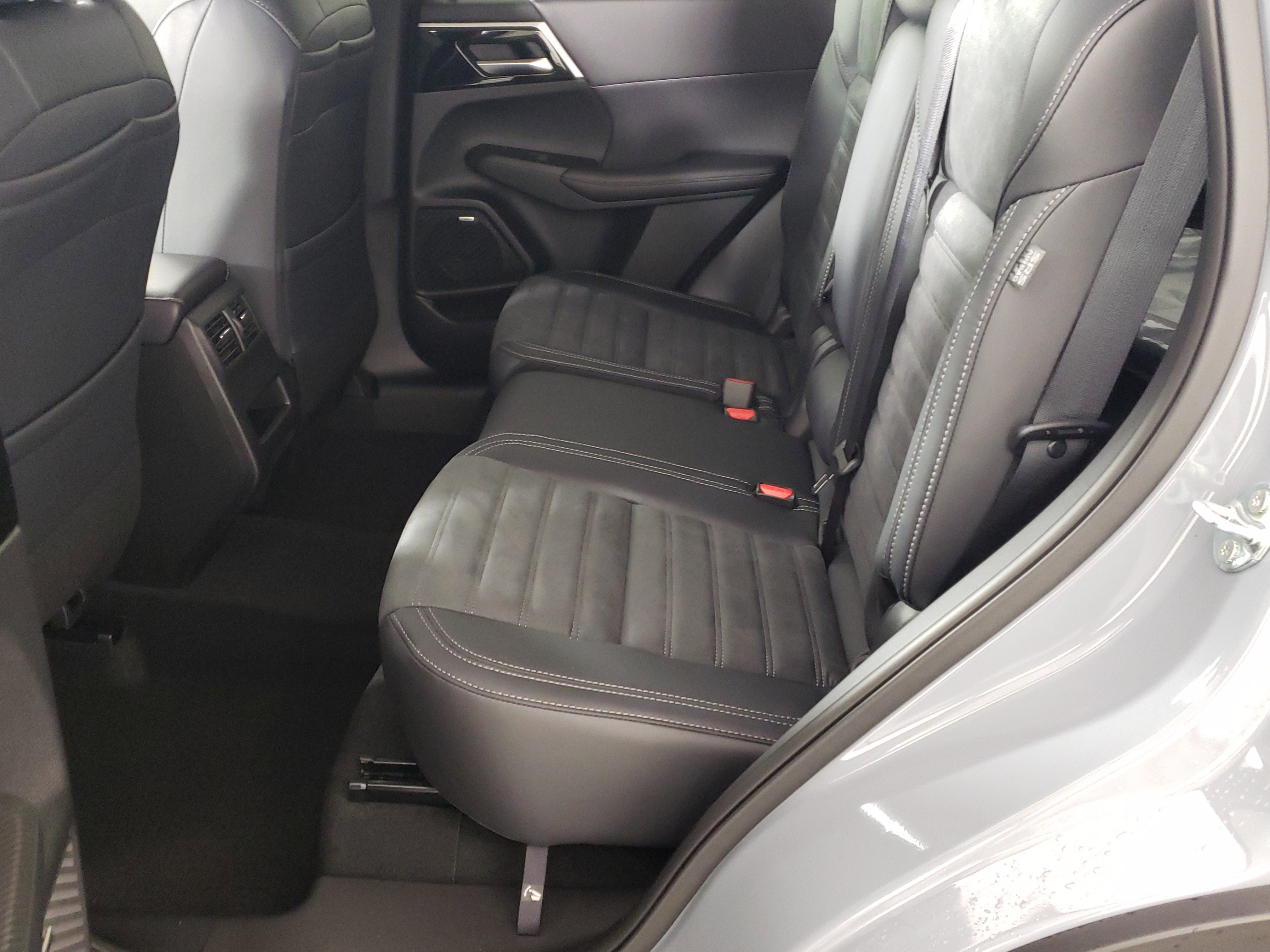 New 2026 Mitsubishi Outlander Trail Edition image 12