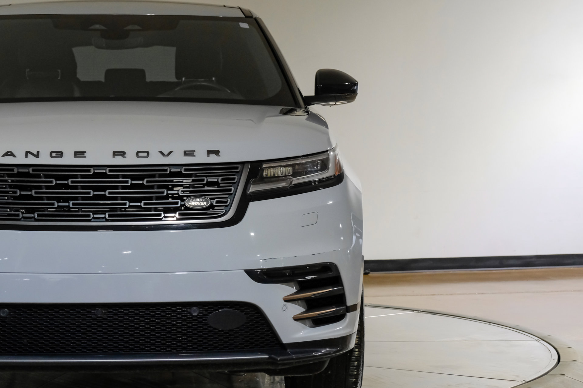 Used 2025 Land Rover Range Rover Velar Dynamic SE AWD/4WD image 50