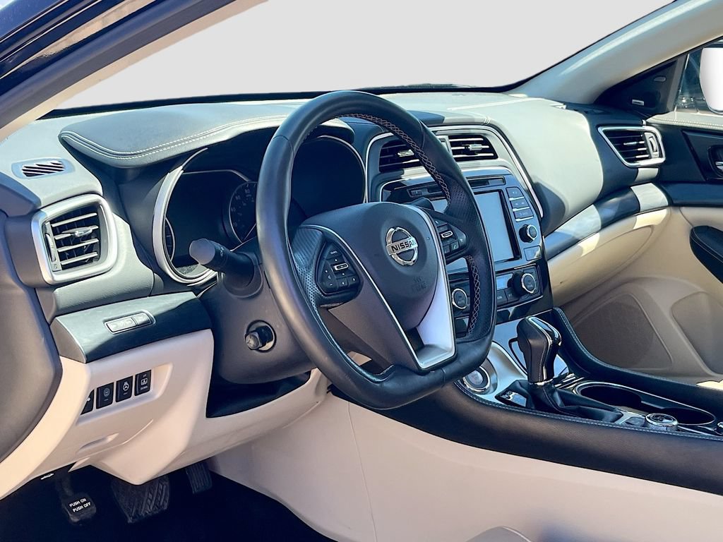 Used 2023 Nissan Maxima Platinum w/ Sport Mat Group FWD image 9
