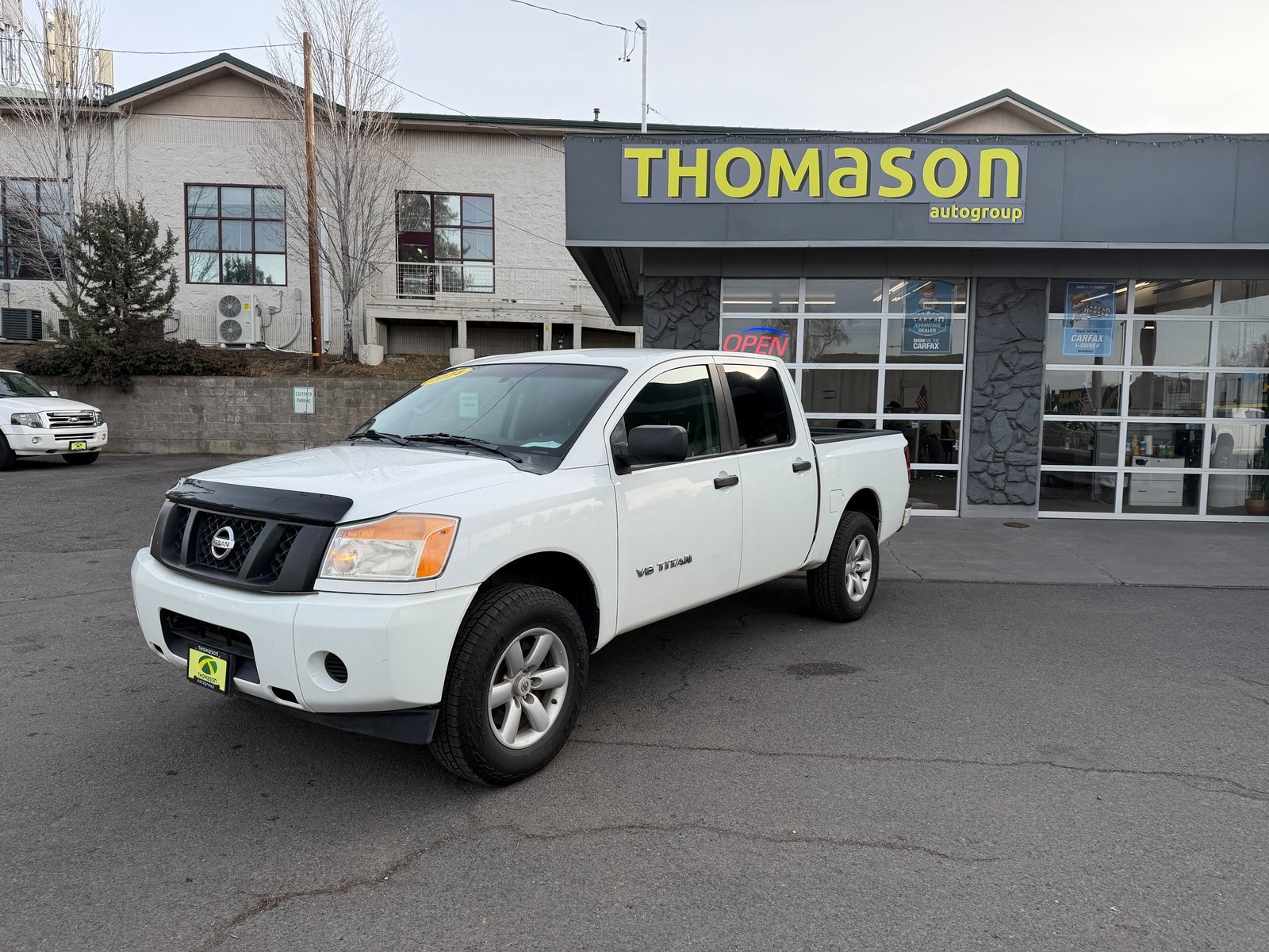 Used 2014 Nissan Titan SV image 2